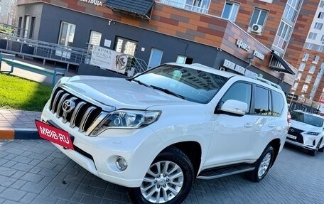 Toyota Land Cruiser Prado 150 рестайлинг 2, 2015 год, 3 530 000 рублей, 8 фотография