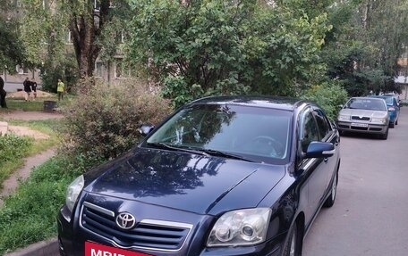 Toyota Avensis III рестайлинг, 2007 год, 600 000 рублей, 1 фотография