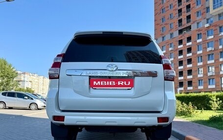 Toyota Land Cruiser Prado 150 рестайлинг 2, 2015 год, 3 530 000 рублей, 16 фотография