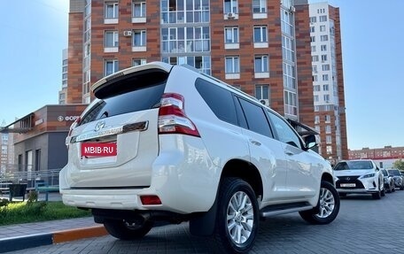 Toyota Land Cruiser Prado 150 рестайлинг 2, 2015 год, 3 530 000 рублей, 19 фотография