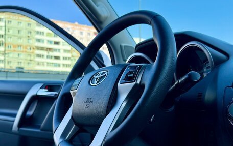 Toyota Land Cruiser Prado 150 рестайлинг 2, 2015 год, 3 530 000 рублей, 35 фотография