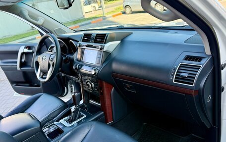 Toyota Land Cruiser Prado 150 рестайлинг 2, 2015 год, 3 530 000 рублей, 36 фотография