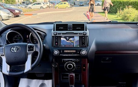 Toyota Land Cruiser Prado 150 рестайлинг 2, 2015 год, 3 530 000 рублей, 37 фотография