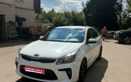 KIA Rio IV, 2017 год, 700 000 рублей, 2 фотография