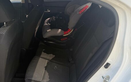 KIA Rio IV, 2017 год, 700 000 рублей, 9 фотография