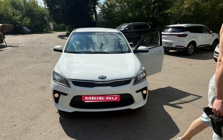 KIA Rio IV, 2017 год, 700 000 рублей, 3 фотография