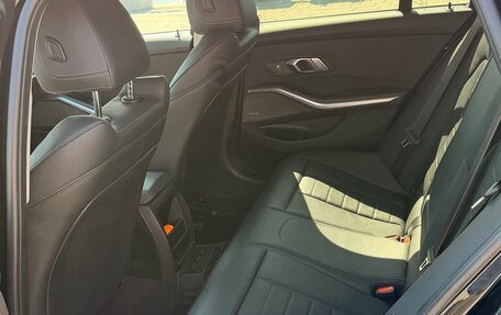 BMW 3 серия, 2019 год, 2 550 000 рублей, 14 фотография