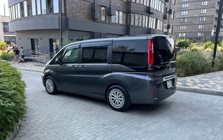Honda Stepwgn IV, 2018 год, 2 050 000 рублей, 8 фотография