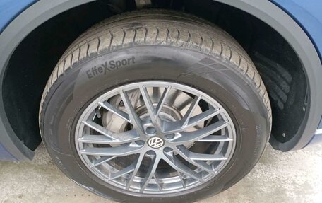 Volkswagen Touareg III, 2018 год, 3 800 000 рублей, 2 фотография
