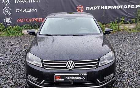 Volkswagen Passat B7, 2013 год, 1 279 000 рублей, 2 фотография