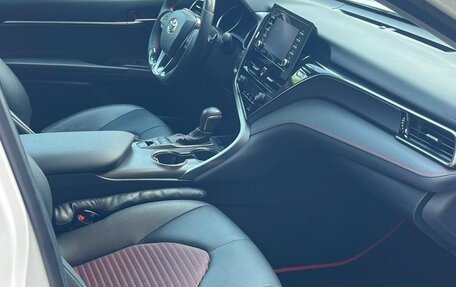 Toyota Camry, 2023 год, 3 300 000 рублей, 7 фотография