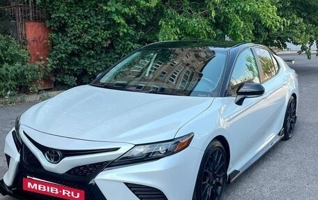 Toyota Camry, 2023 год, 3 300 000 рублей, 3 фотография