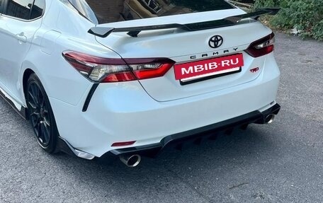 Toyota Camry, 2023 год, 3 300 000 рублей, 2 фотография
