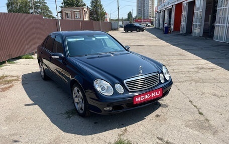 Mercedes-Benz E-Класс, 2002 год, 890 000 рублей, 8 фотография