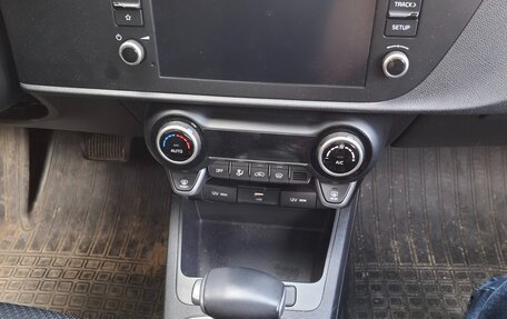 KIA Rio IV, 2021 год, 1 900 000 рублей, 6 фотография