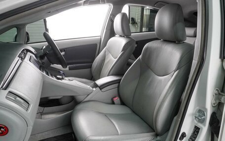 Toyota Prius, 2010 год, 909 000 рублей, 8 фотография