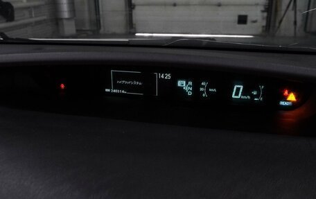 Toyota Prius, 2010 год, 909 000 рублей, 18 фотография