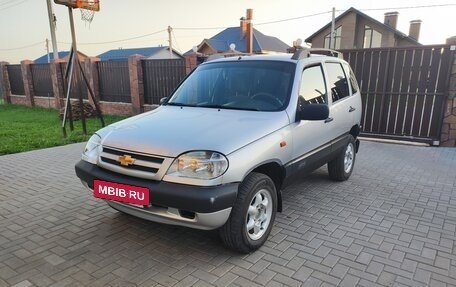 Chevrolet Niva I рестайлинг, 2004 год, 295 000 рублей, 2 фотография