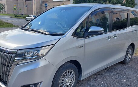 Toyota Esquire I, 2018 год, 2 375 000 рублей, 2 фотография