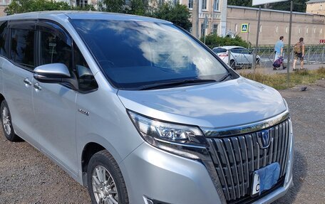 Toyota Esquire I, 2018 год, 2 375 000 рублей, 4 фотография