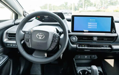 Toyota Prius IV XW50, 2026 год, 4 300 000 рублей, 13 фотография