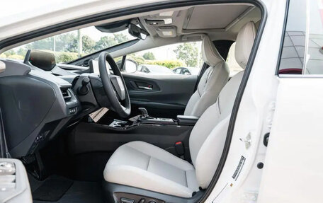 Toyota Prius IV XW50, 2026 год, 4 300 000 рублей, 22 фотография