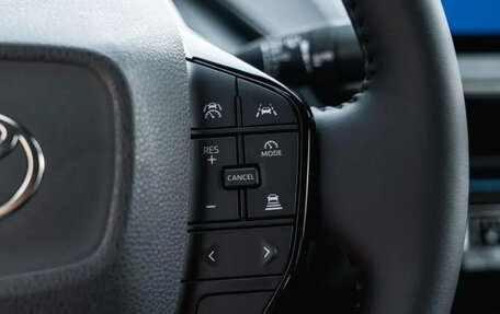 Toyota Prius IV XW50, 2026 год, 4 300 000 рублей, 16 фотография