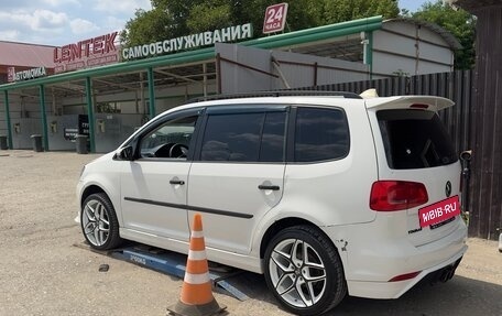 Volkswagen Touran III, 2012 год, 795 000 рублей, 3 фотография