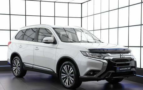 Mitsubishi Outlander III рестайлинг 3, 2019 год, 2 229 000 рублей, 3 фотография