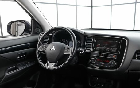Mitsubishi Outlander III рестайлинг 3, 2019 год, 2 229 000 рублей, 12 фотография