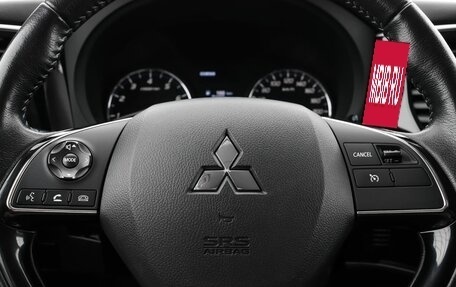 Mitsubishi Outlander III рестайлинг 3, 2019 год, 2 229 000 рублей, 13 фотография