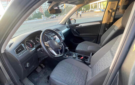Volkswagen Tiguan II, 2021 год, 2 999 900 рублей, 8 фотография