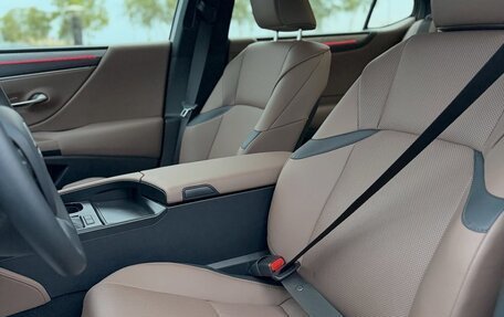 Lexus ES VII, 2025 год, 4 910 000 рублей, 12 фотография