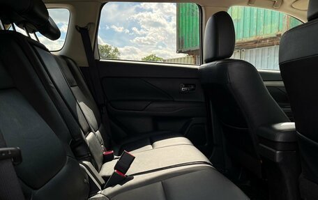 Mitsubishi Outlander III рестайлинг 3, 2015 год, 1 598 900 рублей, 9 фотография