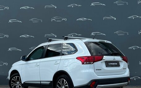 Mitsubishi Outlander III рестайлинг 3, 2015 год, 1 598 900 рублей, 4 фотография