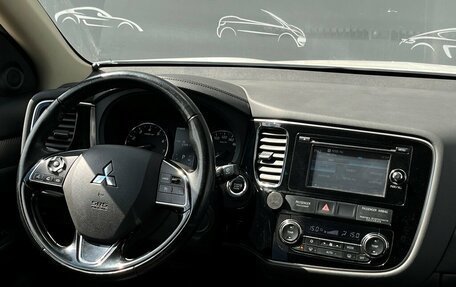 Mitsubishi Outlander III рестайлинг 3, 2015 год, 1 598 900 рублей, 14 фотография