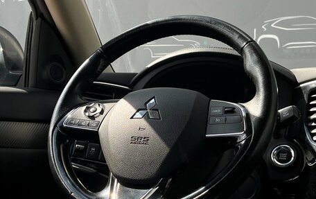Mitsubishi Outlander III рестайлинг 3, 2015 год, 1 598 900 рублей, 22 фотография