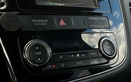 Mitsubishi Outlander III рестайлинг 3, 2015 год, 1 598 900 рублей, 17 фотография
