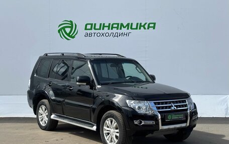 Mitsubishi Pajero IV, 2015 год, 2 300 000 рублей, 3 фотография