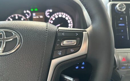 Toyota Land Cruiser Prado 150 рестайлинг 2, 2019 год, 4 950 000 рублей, 13 фотография