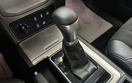 Toyota Land Cruiser Prado 150 рестайлинг 2, 2019 год, 4 950 000 рублей, 17 фотография