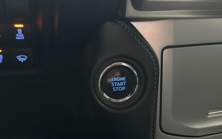 Toyota Land Cruiser Prado 150 рестайлинг 2, 2019 год, 4 950 000 рублей, 20 фотография