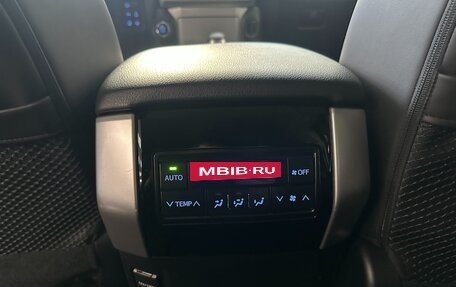 Toyota Land Cruiser Prado 150 рестайлинг 2, 2019 год, 4 950 000 рублей, 28 фотография