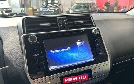 Toyota Land Cruiser Prado 150 рестайлинг 2, 2019 год, 4 950 000 рублей, 25 фотография