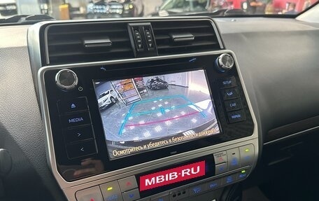 Toyota Land Cruiser Prado 150 рестайлинг 2, 2019 год, 4 950 000 рублей, 26 фотография