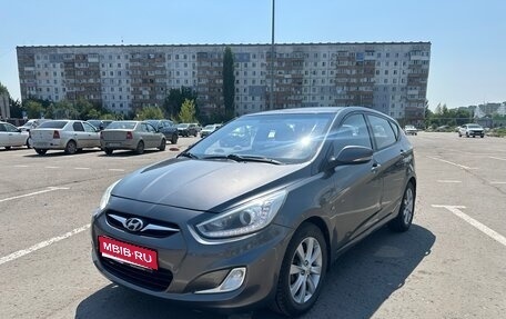 Hyundai Solaris II рестайлинг, 2013 год, 580 000 рублей, 1 фотография