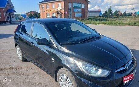 Hyundai Solaris II рестайлинг, 2012 год, 900 000 рублей, 1 фотография