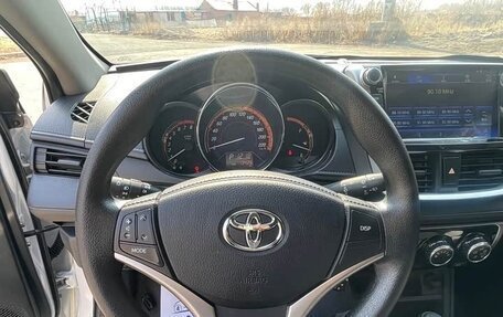 Toyota Yaris, 2022 год, 1 540 000 рублей, 8 фотография