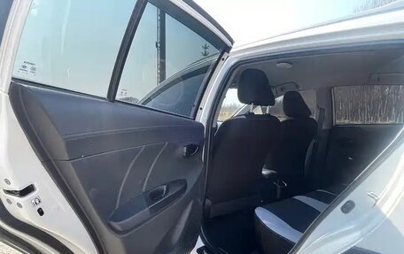 Toyota Yaris, 2022 год, 1 540 000 рублей, 19 фотография
