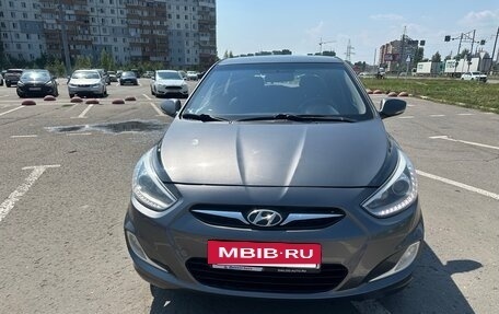 Hyundai Solaris II рестайлинг, 2013 год, 580 000 рублей, 2 фотография